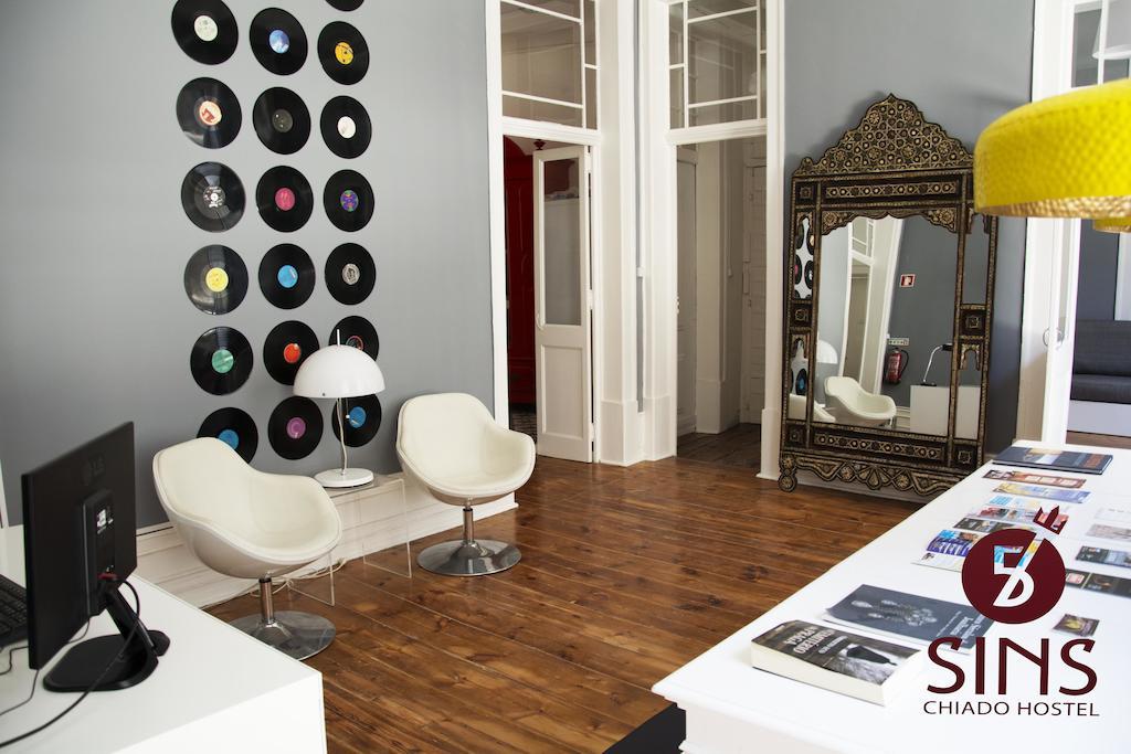 5 Sins Chiado Hostel Lisboa Εξωτερικό φωτογραφία