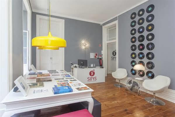 5 Sins Chiado Hostel Lisboa Εξωτερικό φωτογραφία